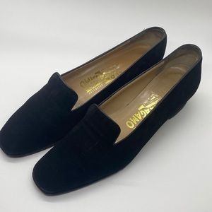Salvatore Ferragamo flats, 6 narrow with the cutest toe box!